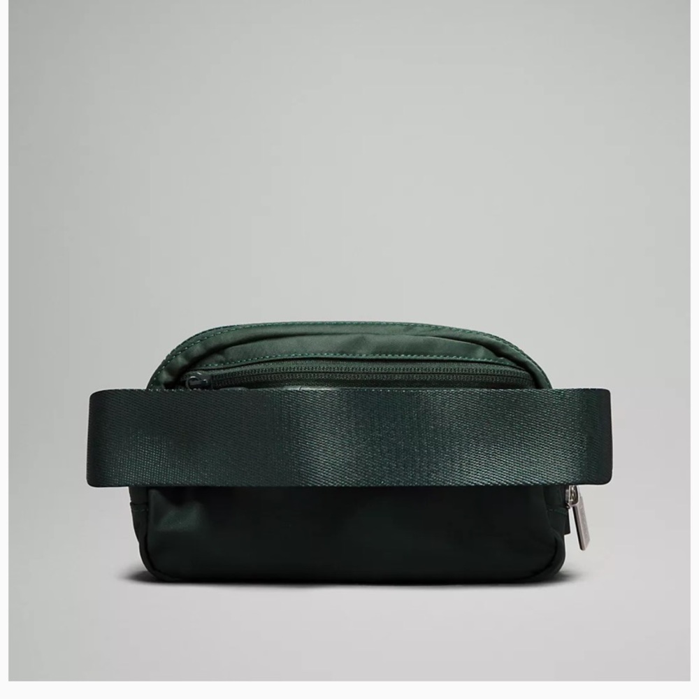 Lululemon Everywhere Belt Bag 1L - Picture 3 of 10